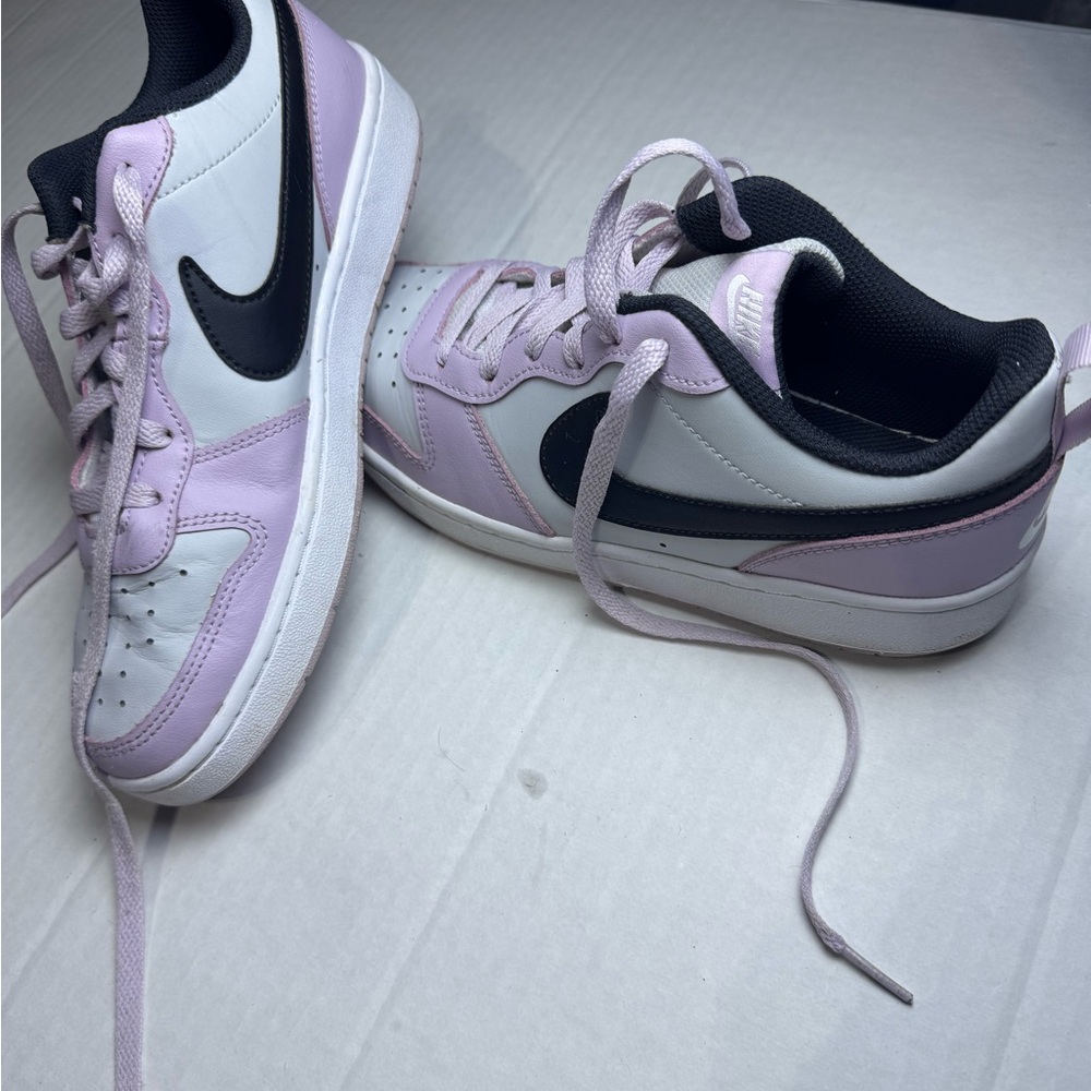 Nike Court Borough Low 2 Girls Shoes White Lavender Photon Dust size 7Y